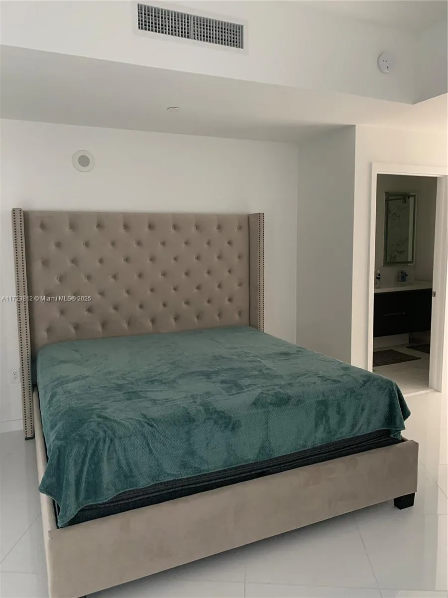 851 NE 1st Ave # 1002, Miami FL 33132