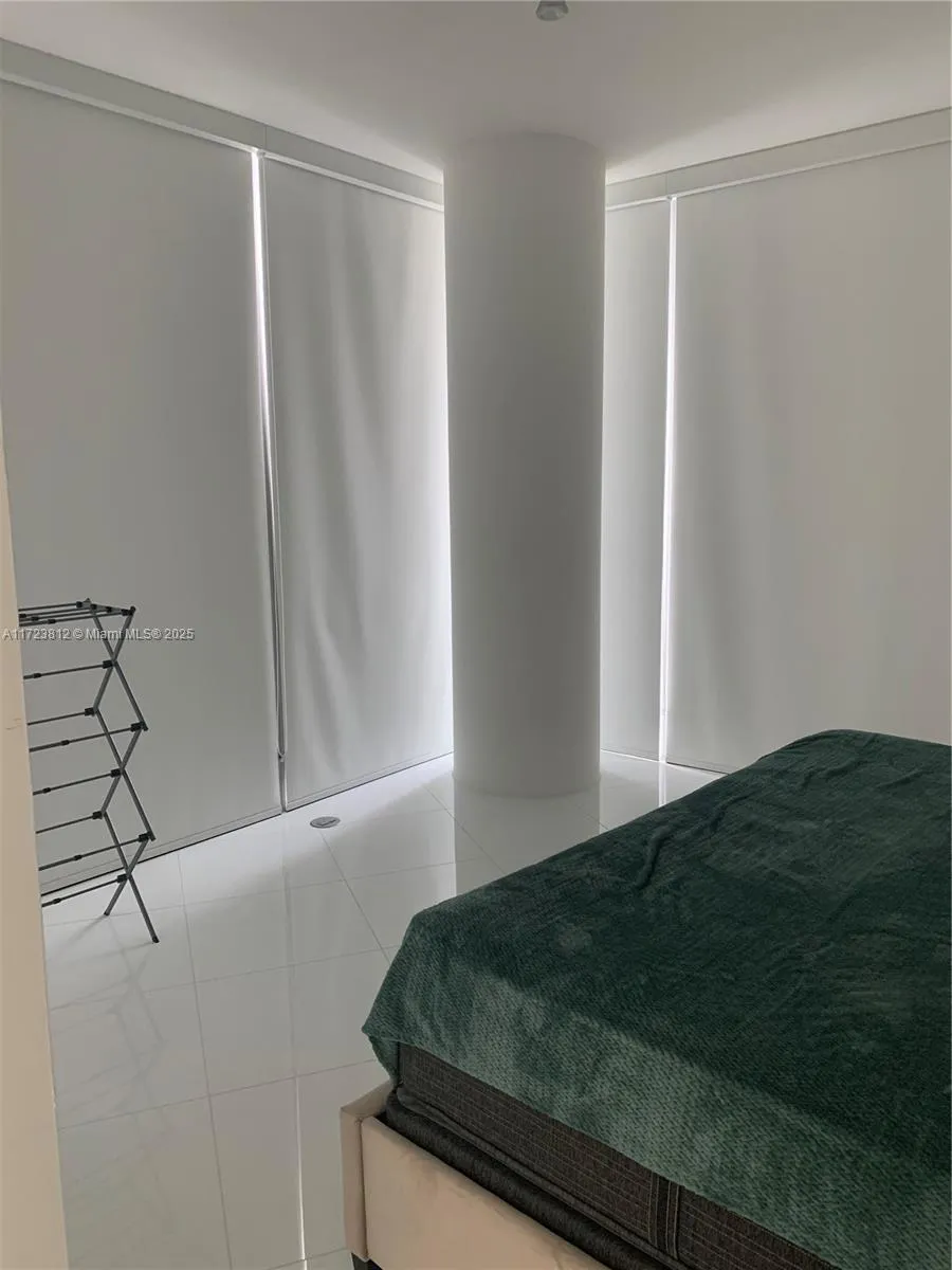 851 NE 1st Ave # 1002, Miami FL 33132