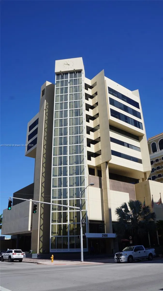 2100 Ponce De Leon Blvd, Coral Gables FL 33134