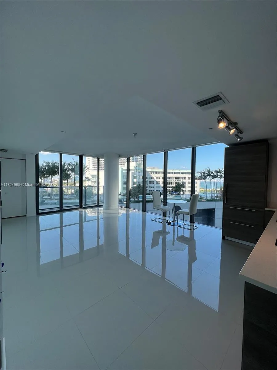 650 NE 32nd St # 1008, Miami FL 33137