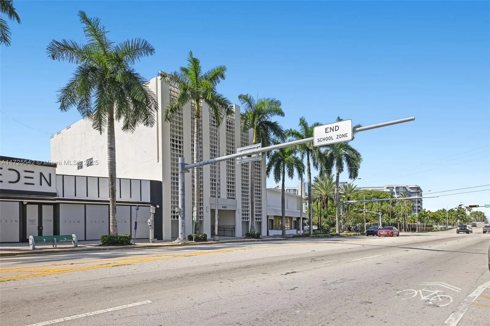 960 W 41st St, Miami Beach FL 33140