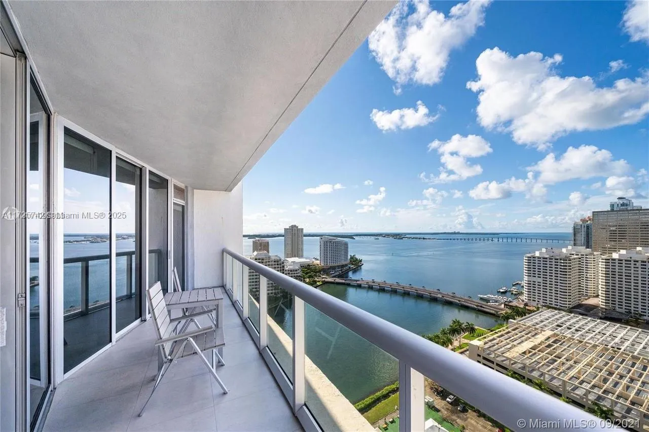 1 bedroom 1 bath for sale at 495 Brickell Ave # 2609, Miami FL 33131