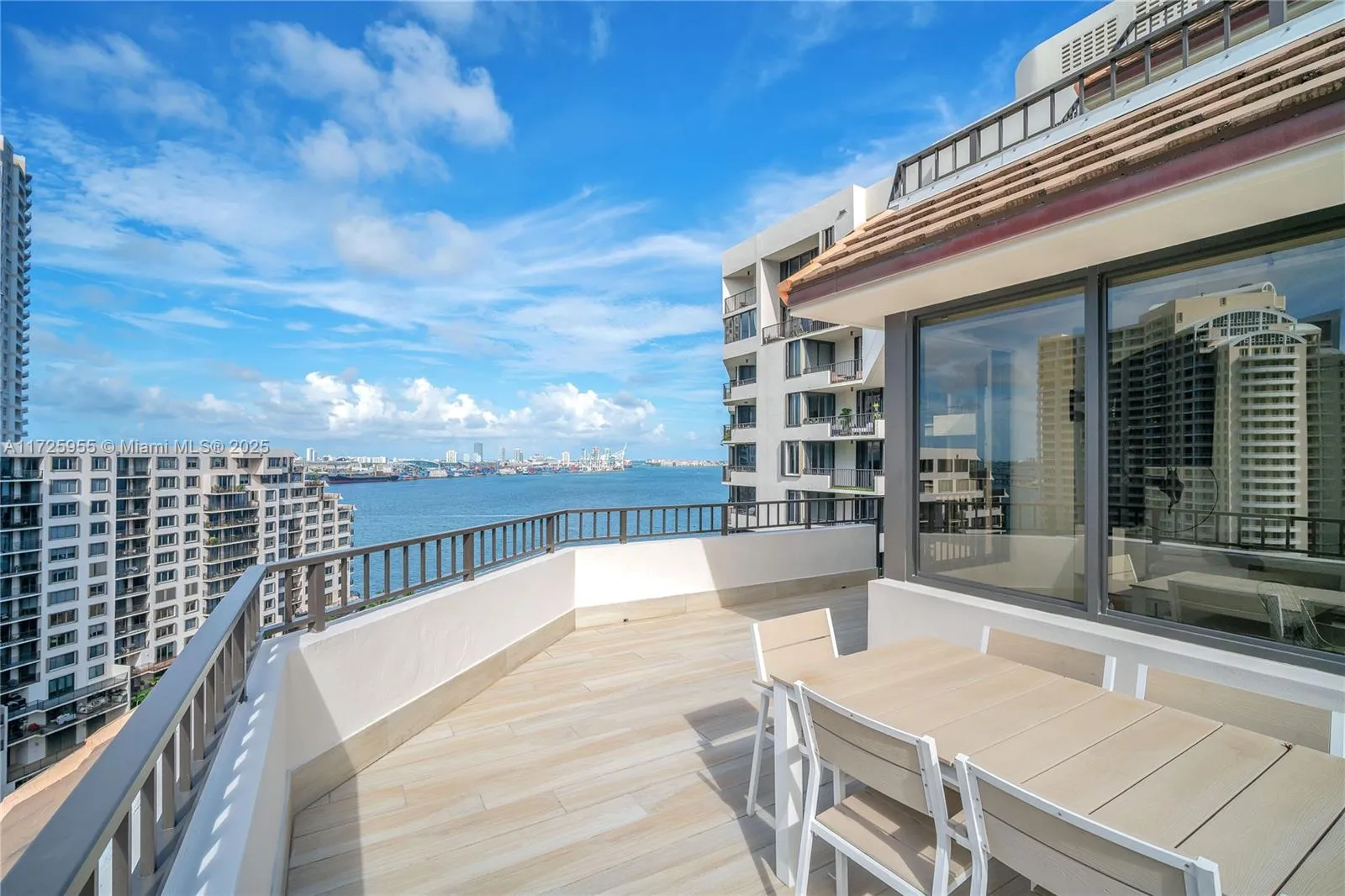 2 bedroom 2 bath for sale at 520 Brickell Key Dr # A1816, Miami FL 33131