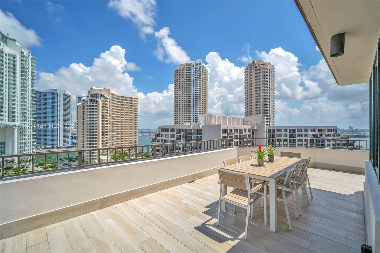 520 Brickell Key Dr # A1816, Miami FL 33131
