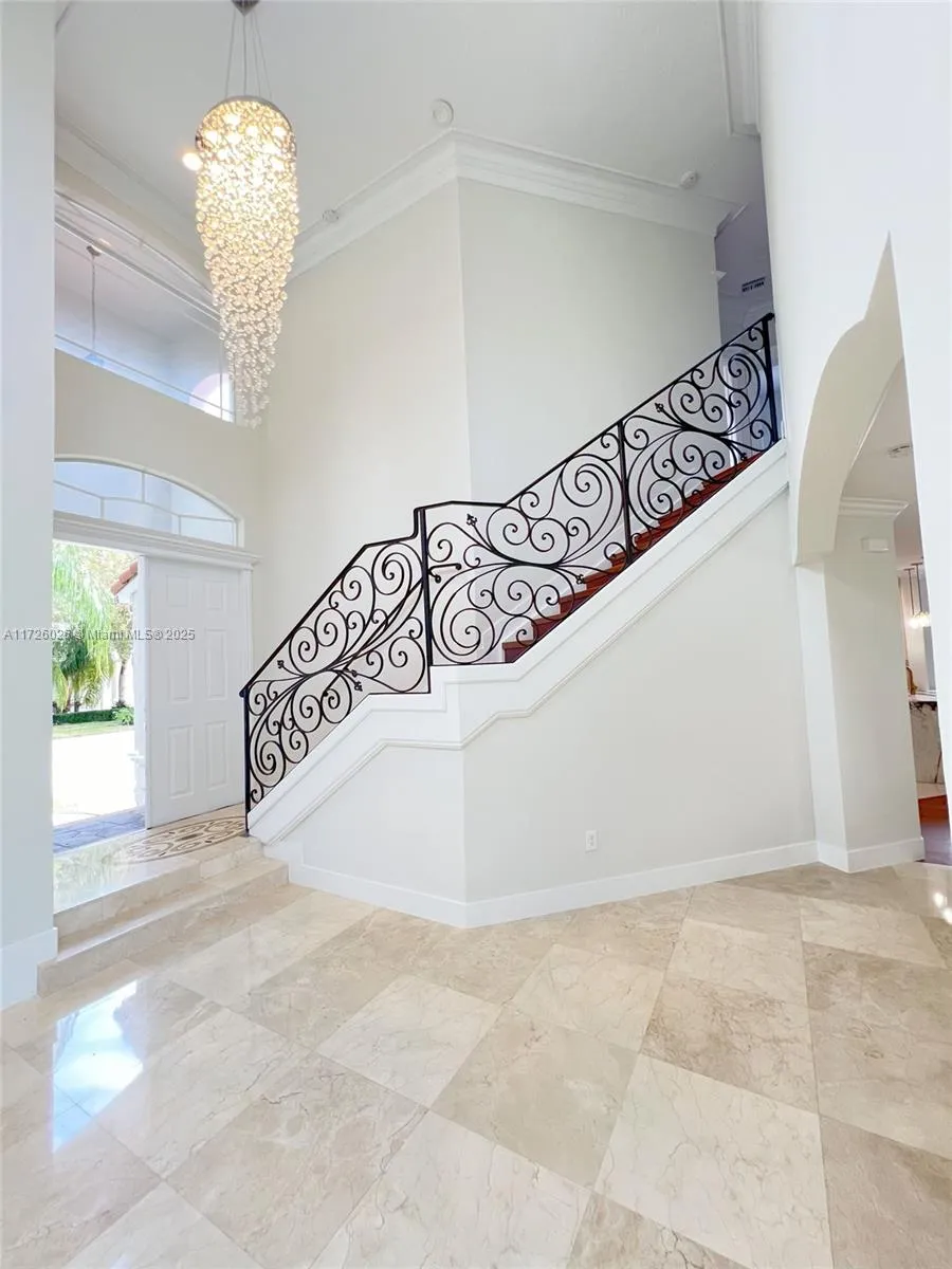 8994 SW 206th St, Cutler Bay FL 33189