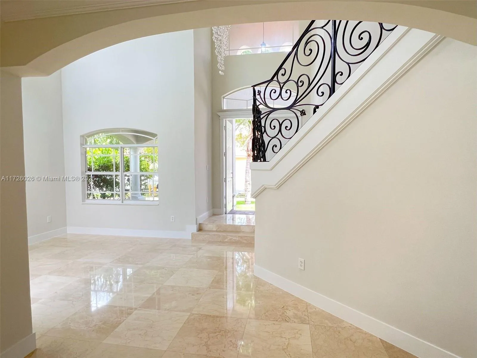8994 SW 206th St, Cutler Bay FL 33189