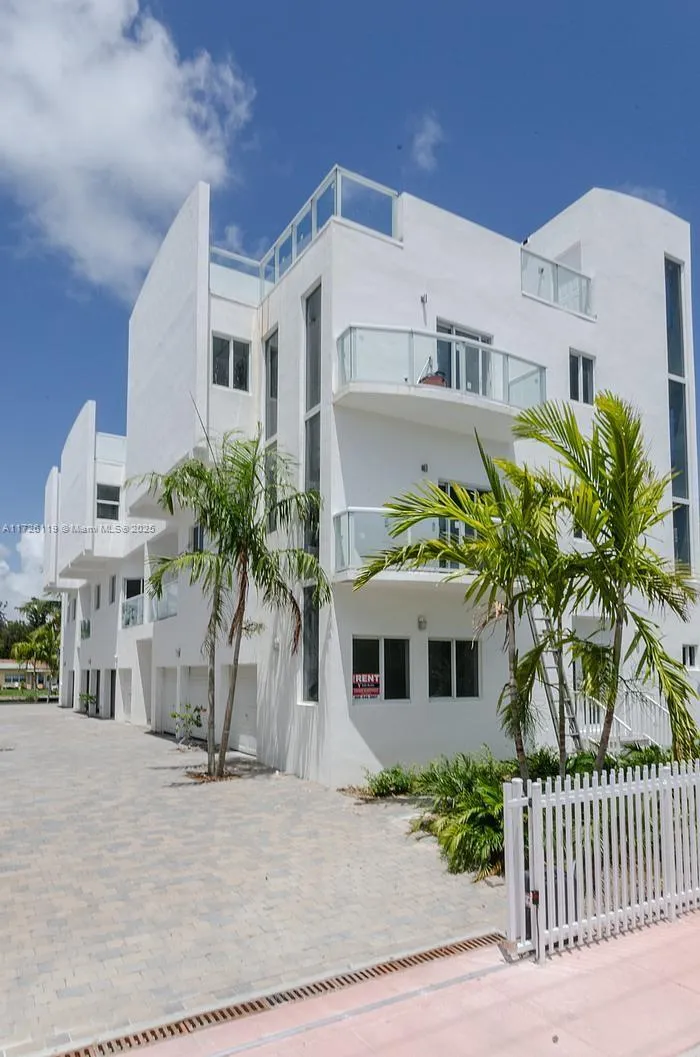 1975 Calais Dr # 5, Miami Beach FL 33141