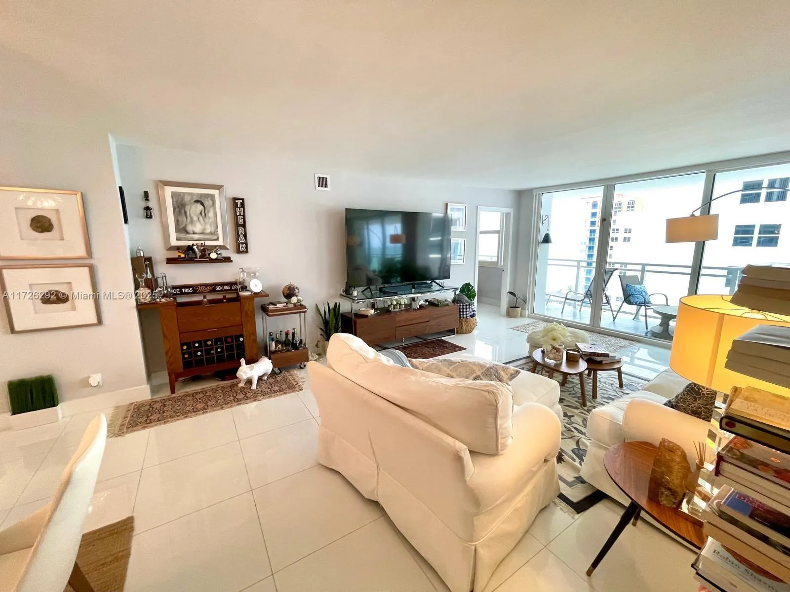 2030 S Ocean Dr # 1518, Hallandale Beach FL 33009
