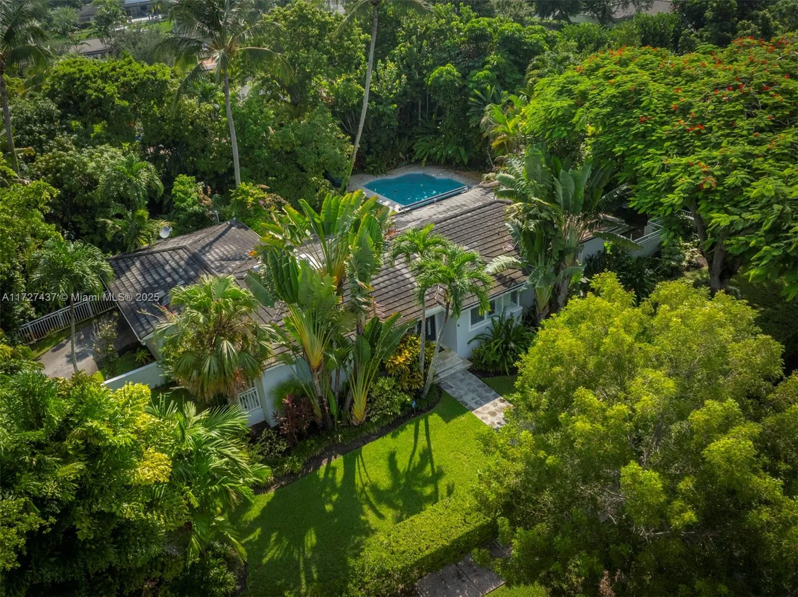 3 bedroom 3 bath for sale at 6601 Santona St, Coral Gables FL 33146