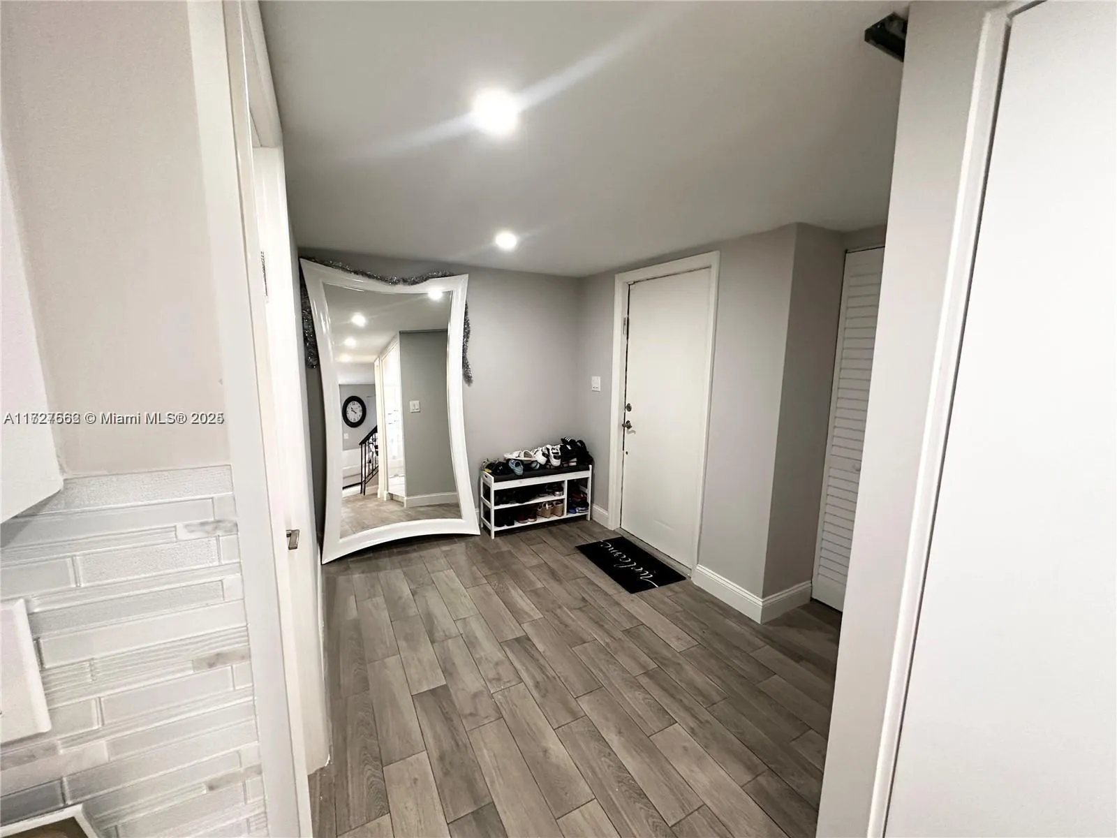 2300 NE 7th St # 25, Hallandale Beach FL 33009