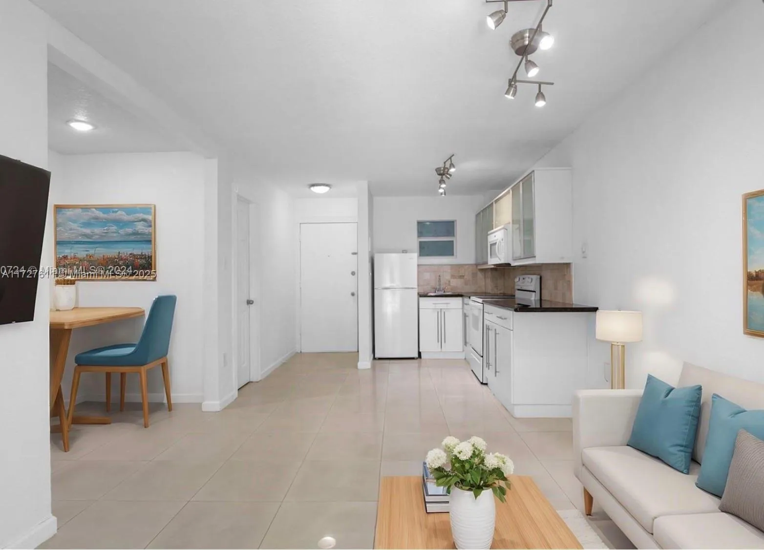 1 bedroom 1 bath for sale at 7133 Bay Dr # 202, Miami Beach FL 33141