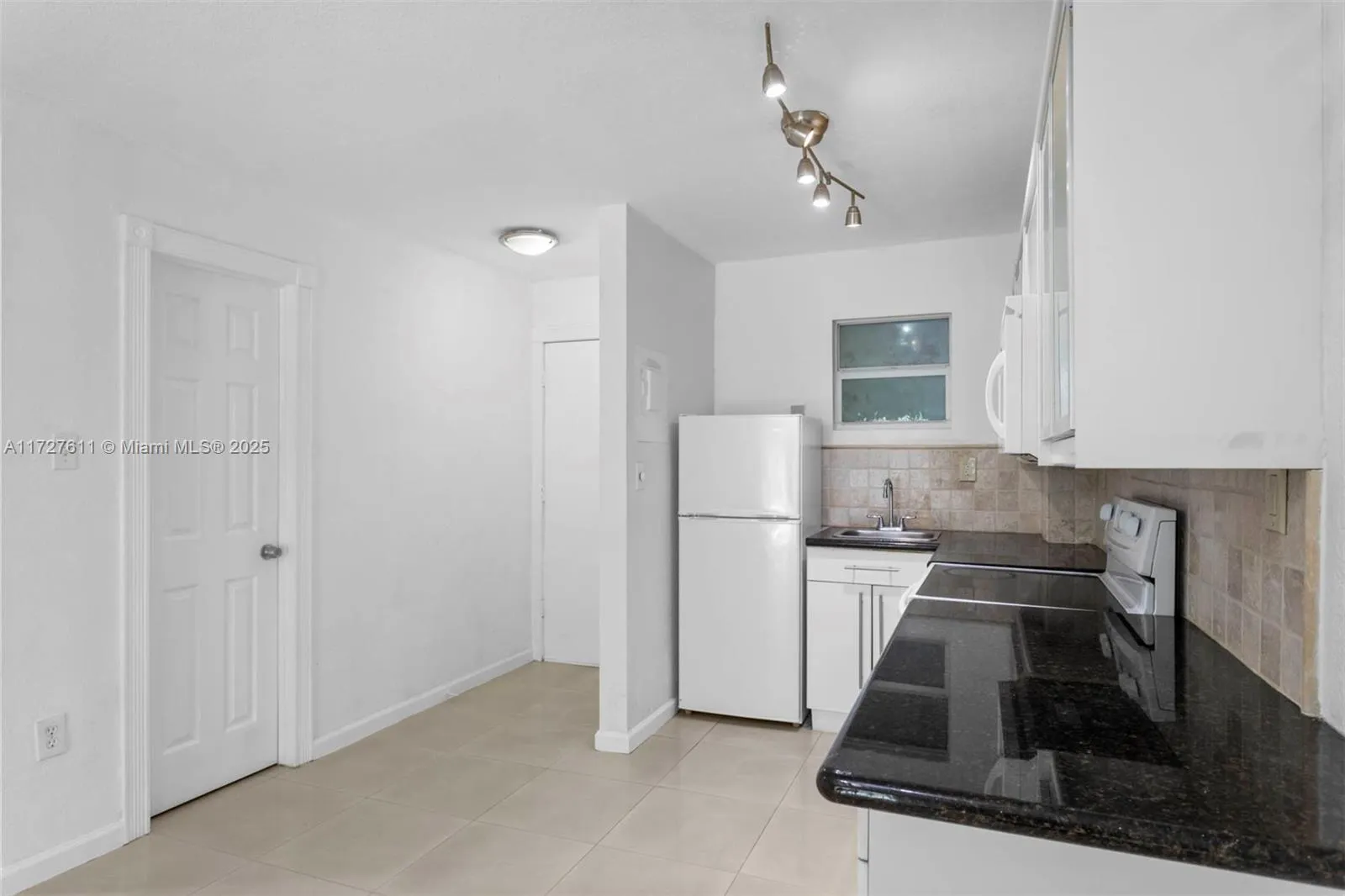 7133 Bay Dr # 202, Miami Beach FL 33141