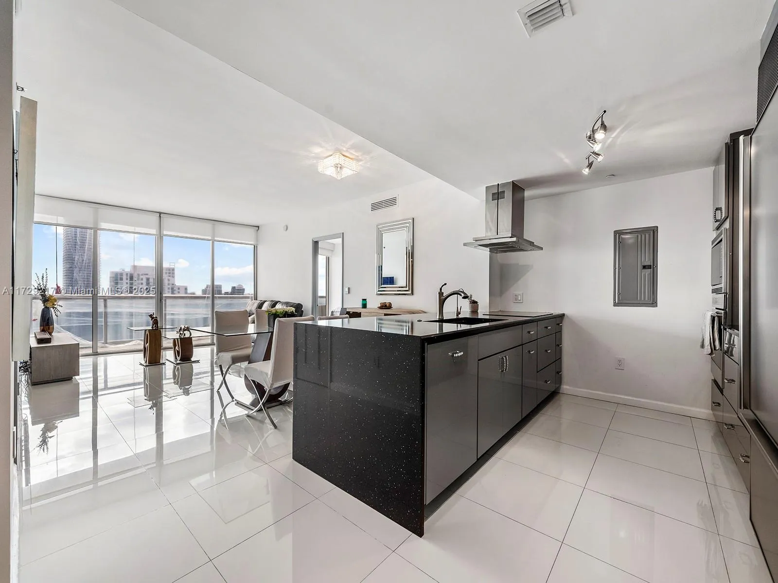 2 bedroom 2 bath for sale at 495 Brickell Ave # 5203, Miami FL 33131