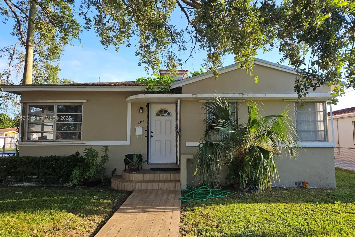 6445 SW 6th St, Miami FL 33144