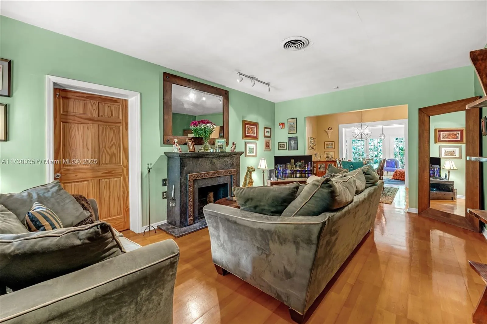 4137 Malaga Ave, Coconut Grove FL 33133