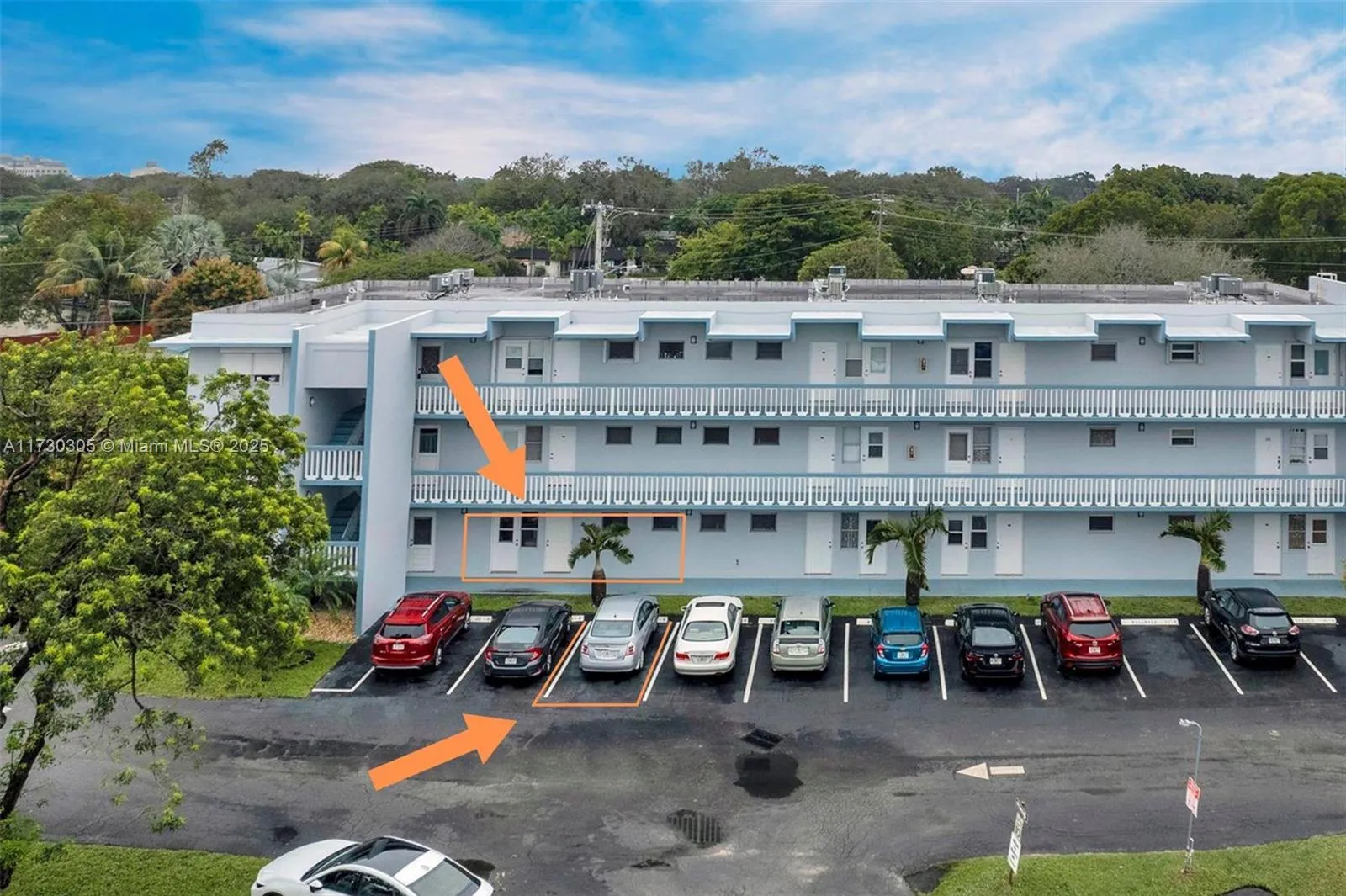 1 bedroom 1 bath for sale at 2200 Park Ln # 102, Hollywood FL 33021