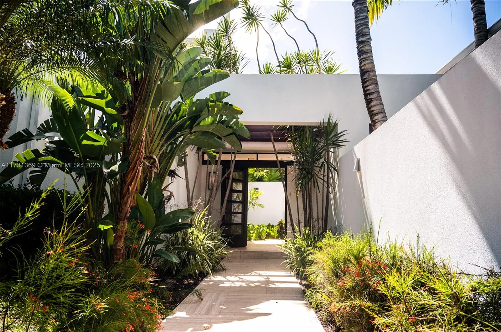 5 bedroom 5 bath for sale at Villas at Pinney's Beach 2010 # 2010, FL