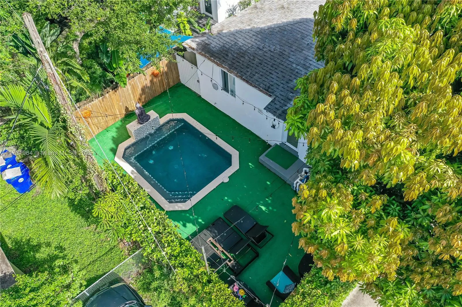 7 NE 50th St, Miami FL 33137