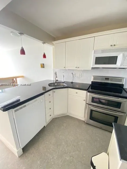 2899 Collins Ave # 548, Miami Beach FL 33140