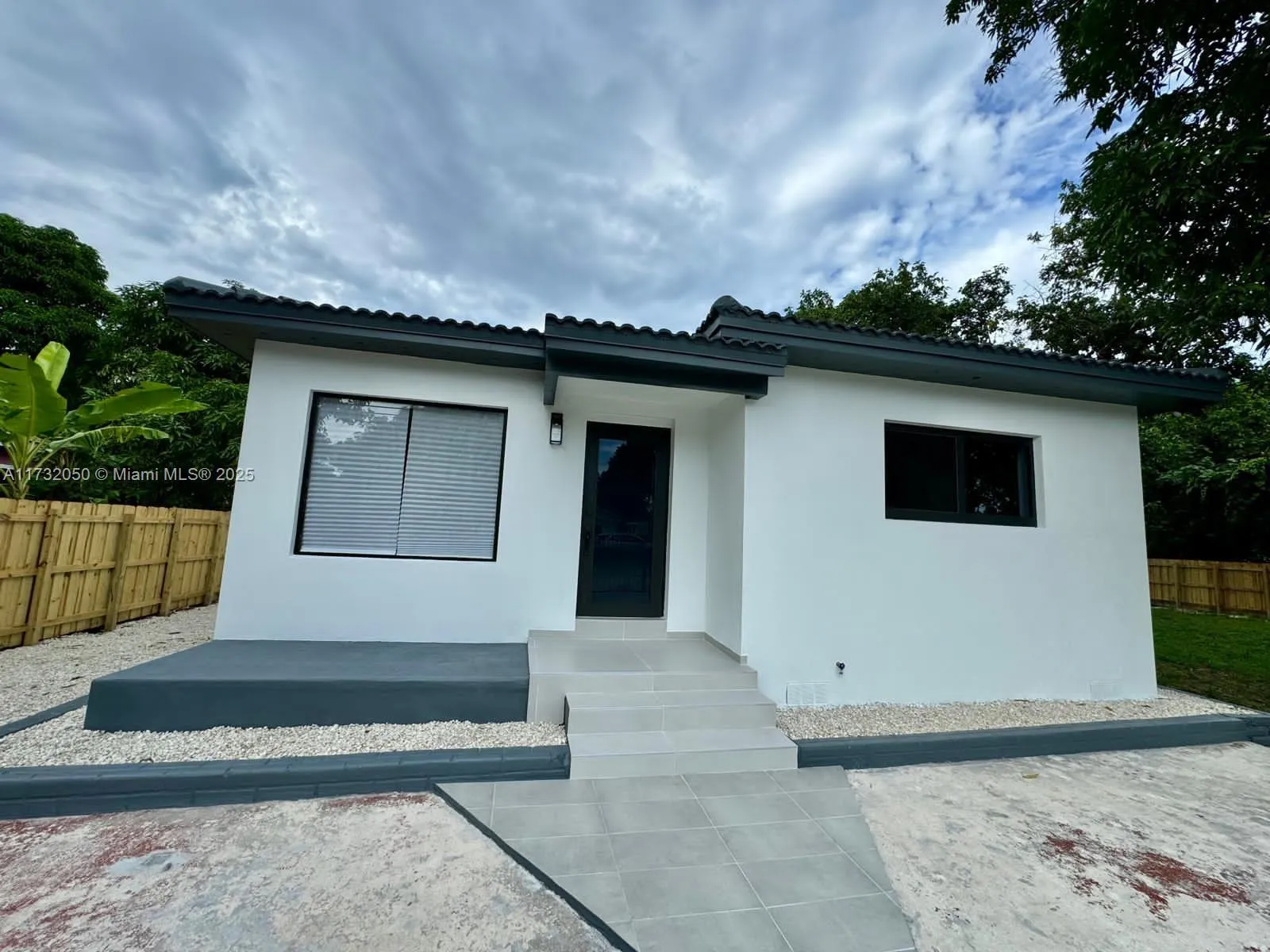 3 bedroom 1 bath for sale at 565 NW 98th St, Miami FL 33150