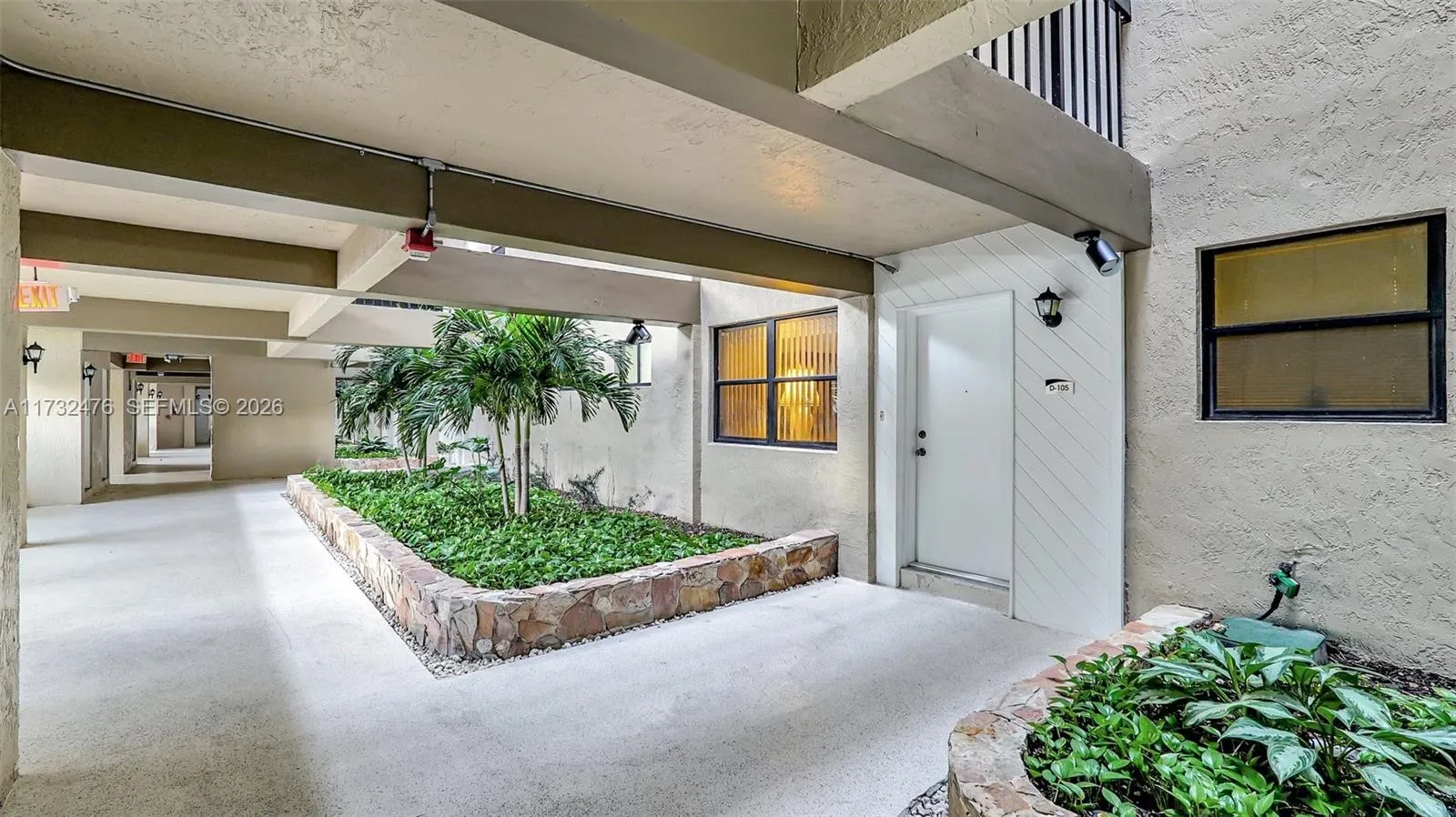 481 Ives Dairy Rd # 4, Miami FL 33179