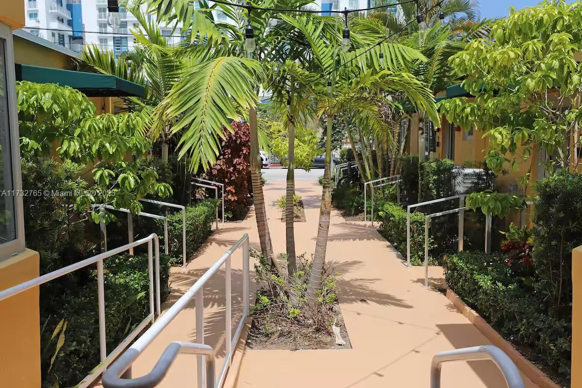 7610 Harding Ave, Miami Beach FL 33141