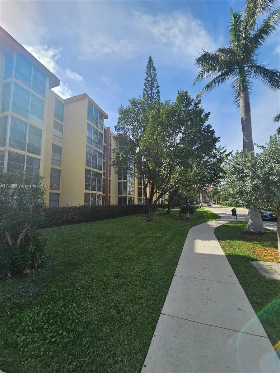 200 172nd St # 102, Sunny Isles Beach FL 33160