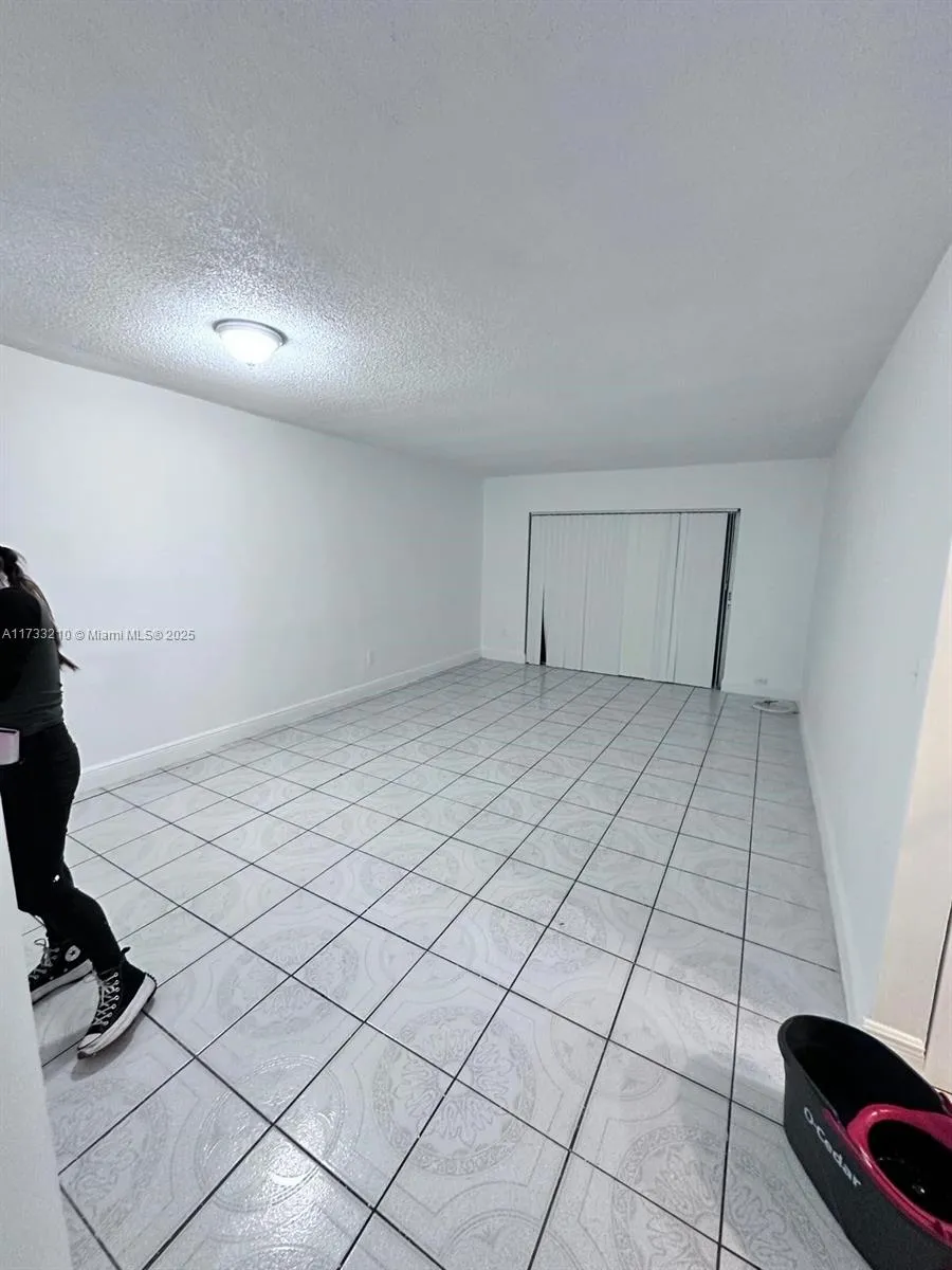 2800 NW 56th Ave # G102, Lauderhill FL 33313
