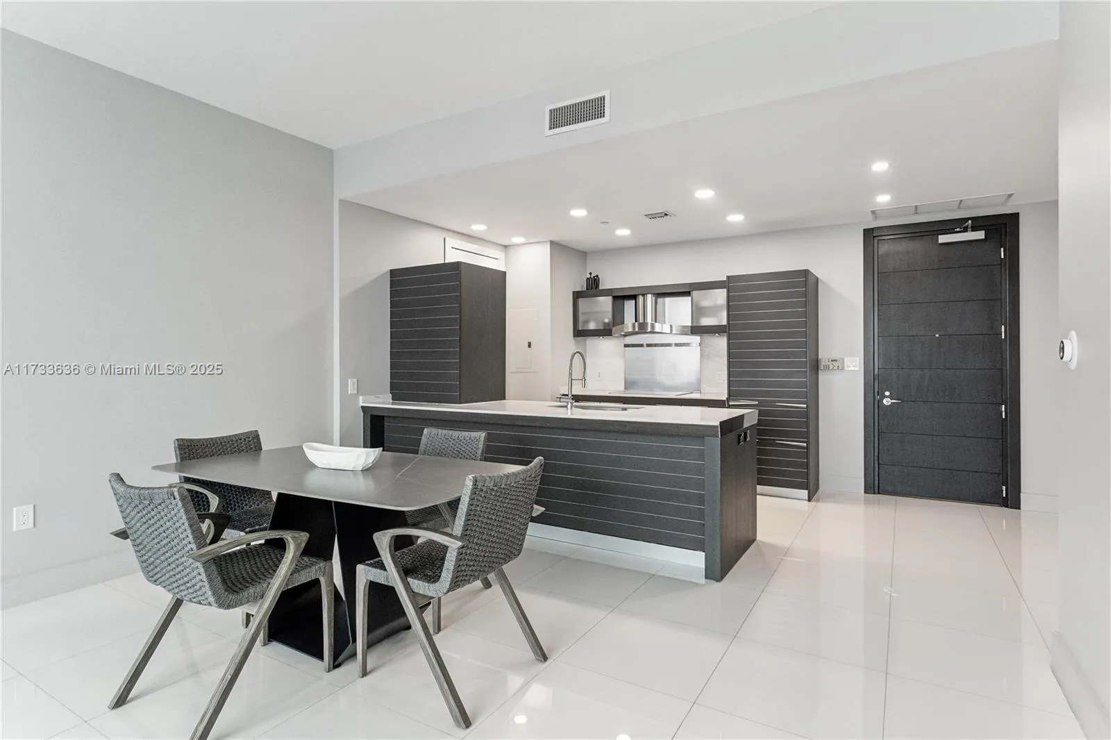200 Biscayne Boulevard Way # 4912, Miami FL 33131