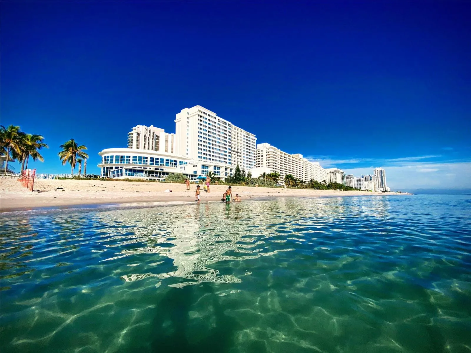5445 Collins Ave # M15, Miami Beach FL 33140