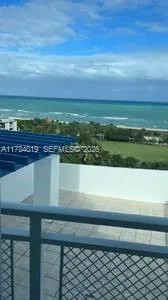 1 bedroom 1 bath for sale at 7600 Collins Ave # 1008, Miami Beach FL 33141