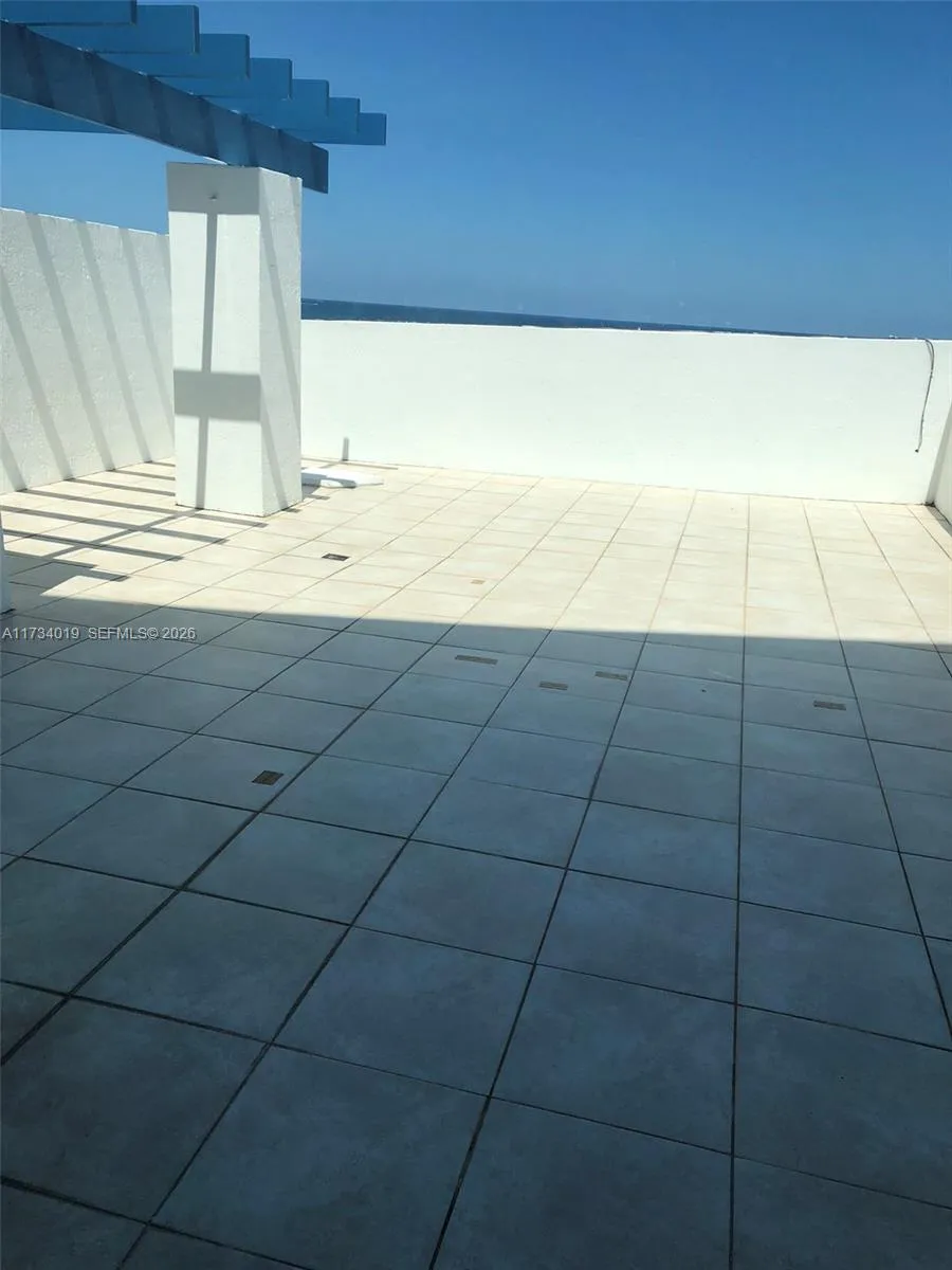 7600 Collins Ave # 1008, Miami Beach FL 33141