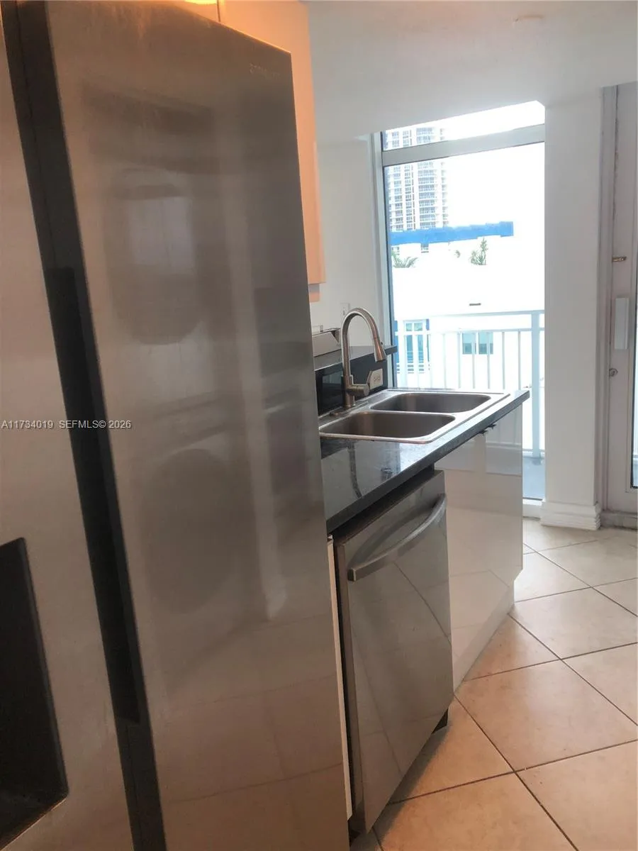 7600 Collins Ave # 1008, Miami Beach FL 33141