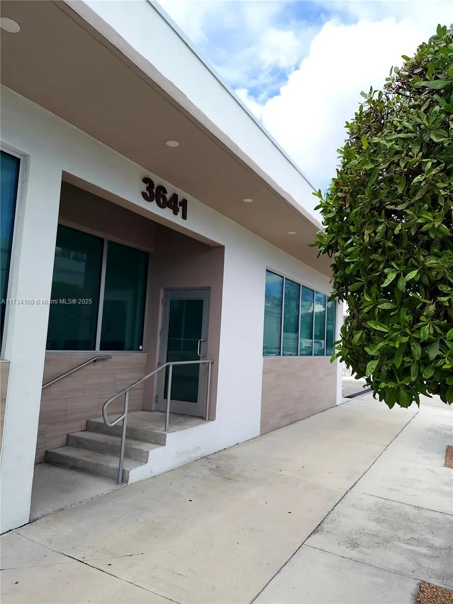 3641 NW 25th St, Miami FL 33142