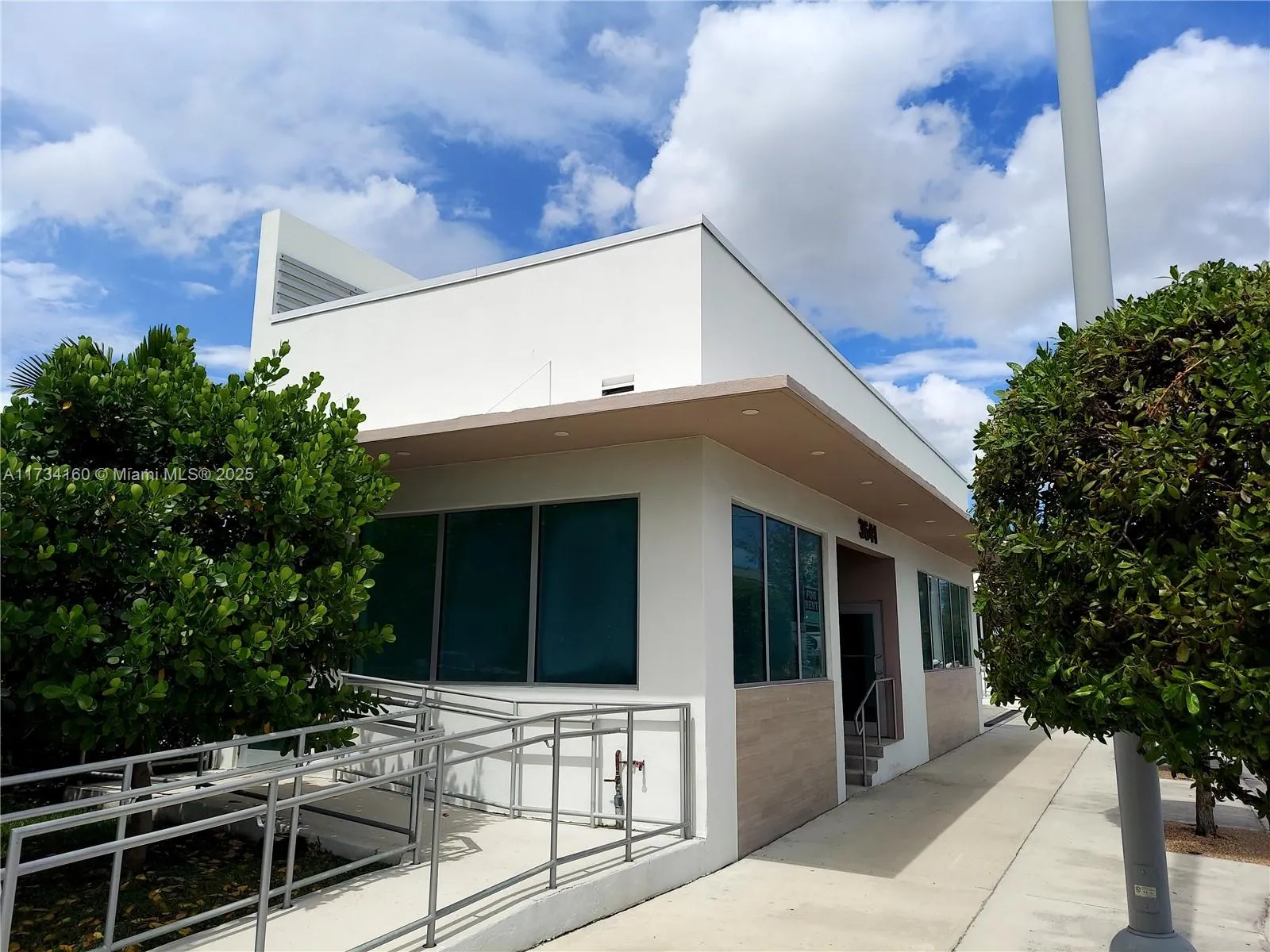 3641 NW 25th St, Miami FL 33142