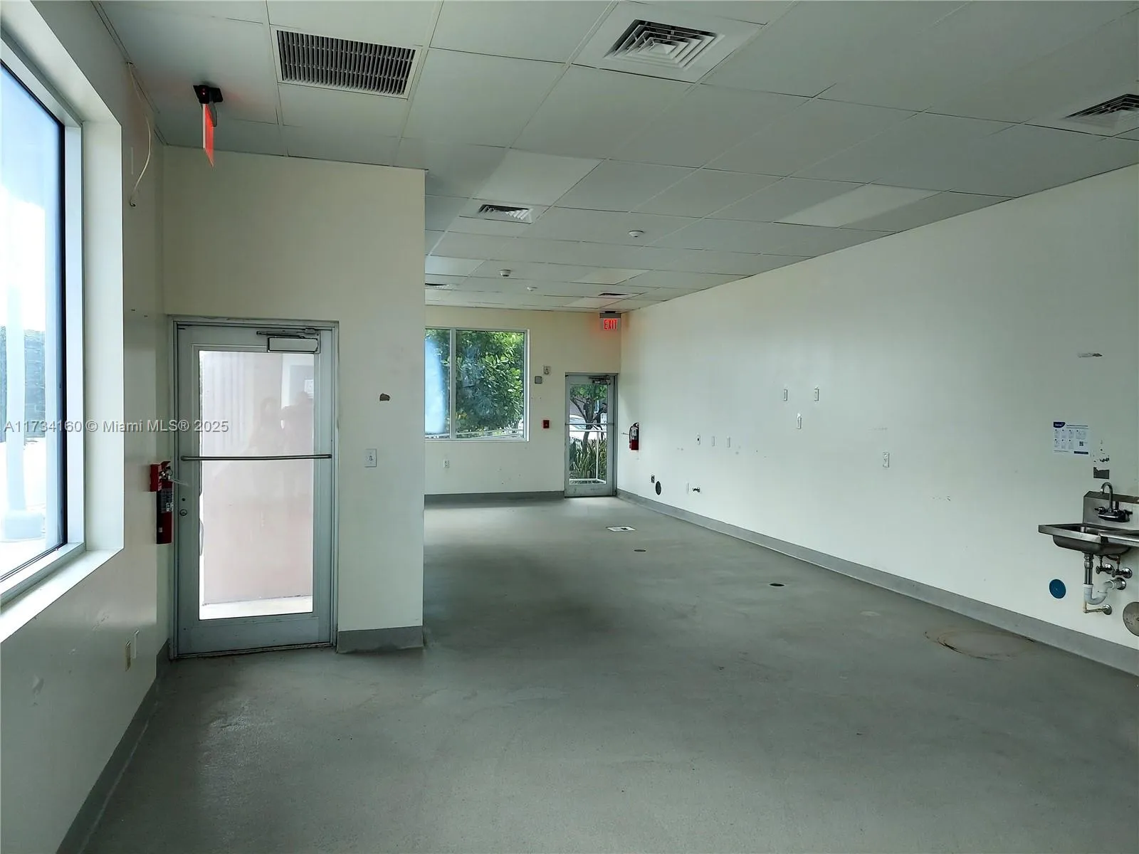 3641 NW 25th St, Miami FL 33142