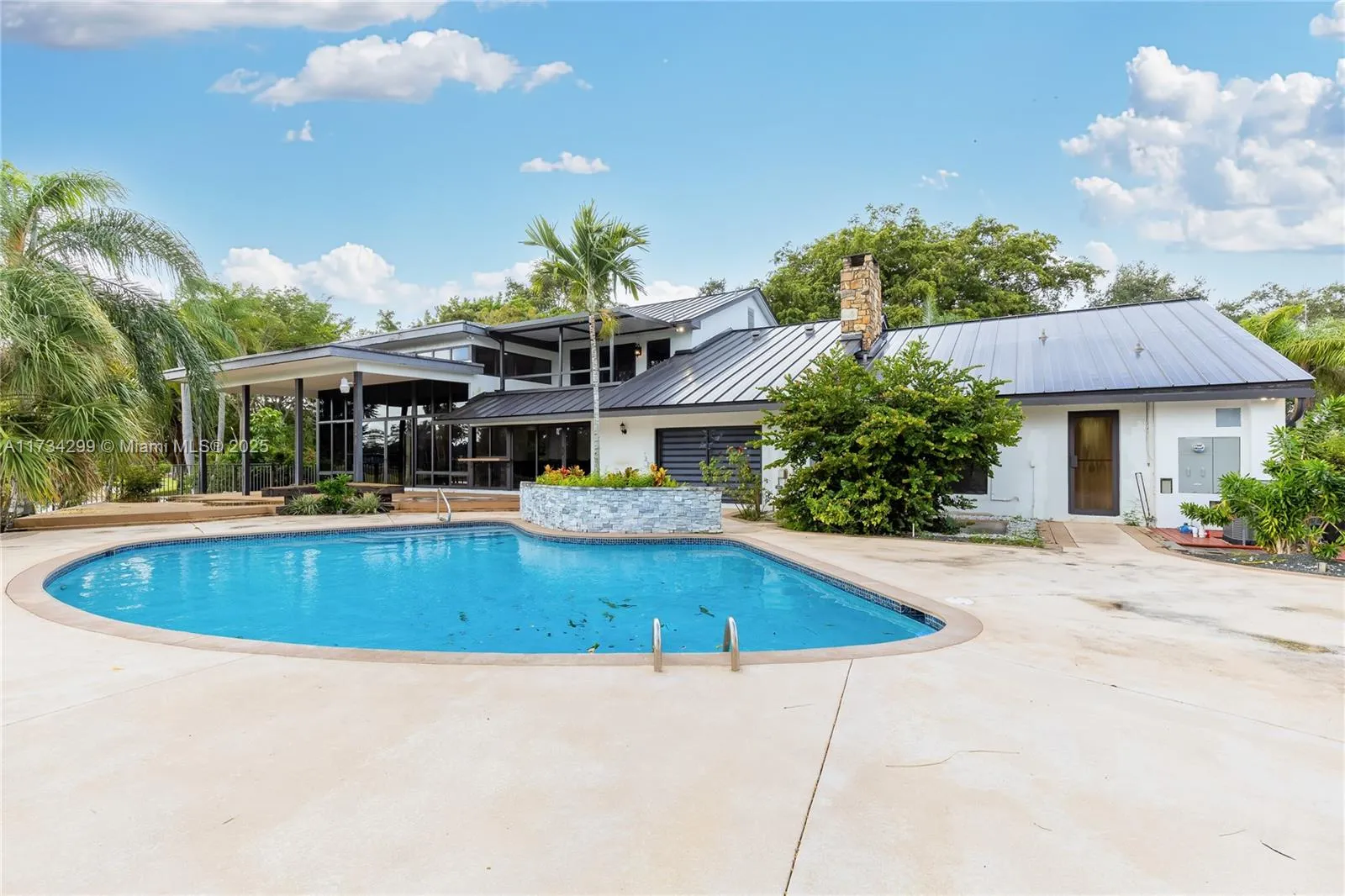 5306 White Oak Ln, Tamarac FL 33319