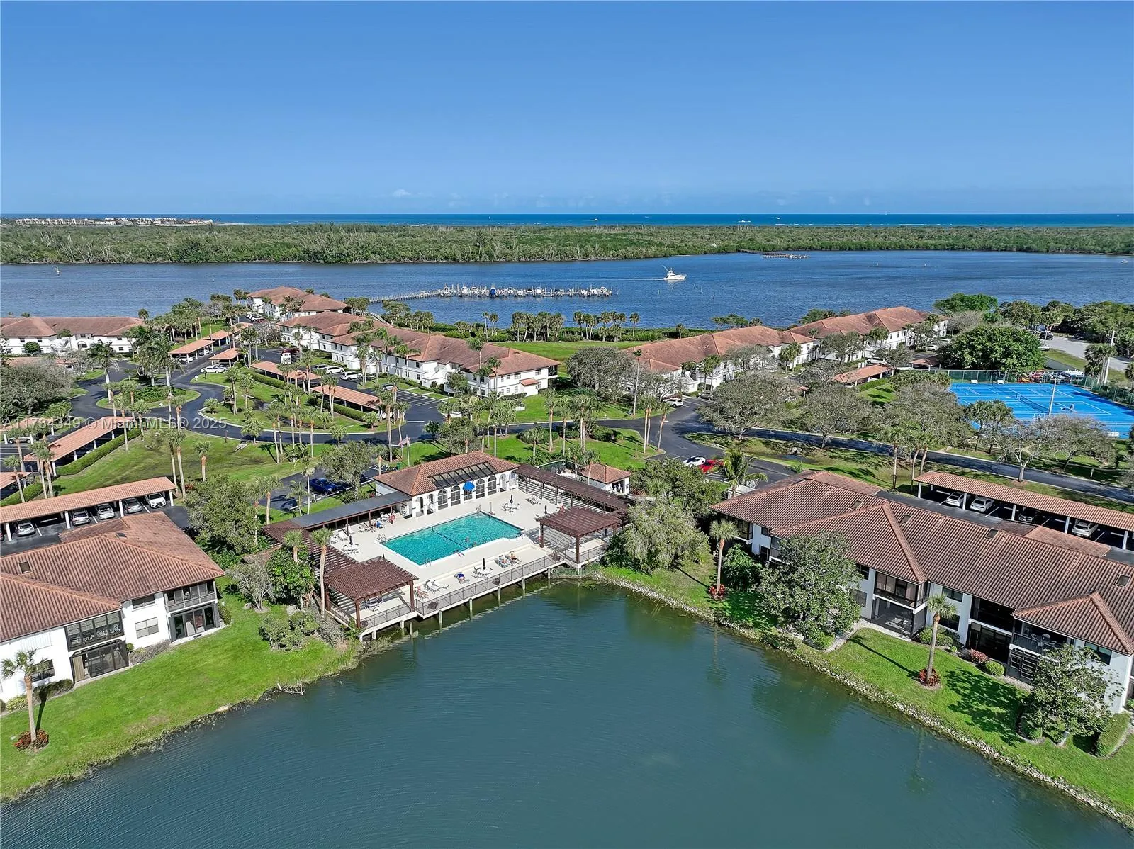 6041 SE Landing Way # 14, Stuart FL 34997
