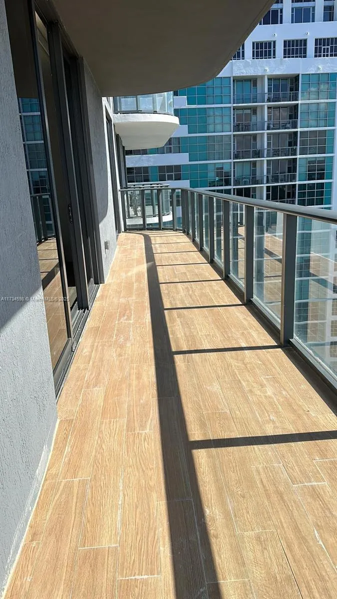 121 NE 34th St # 2816, Miami FL 33137