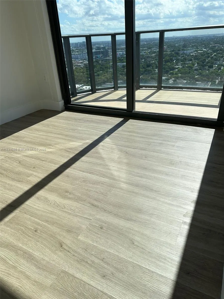 121 NE 34th St # 2816, Miami FL 33137