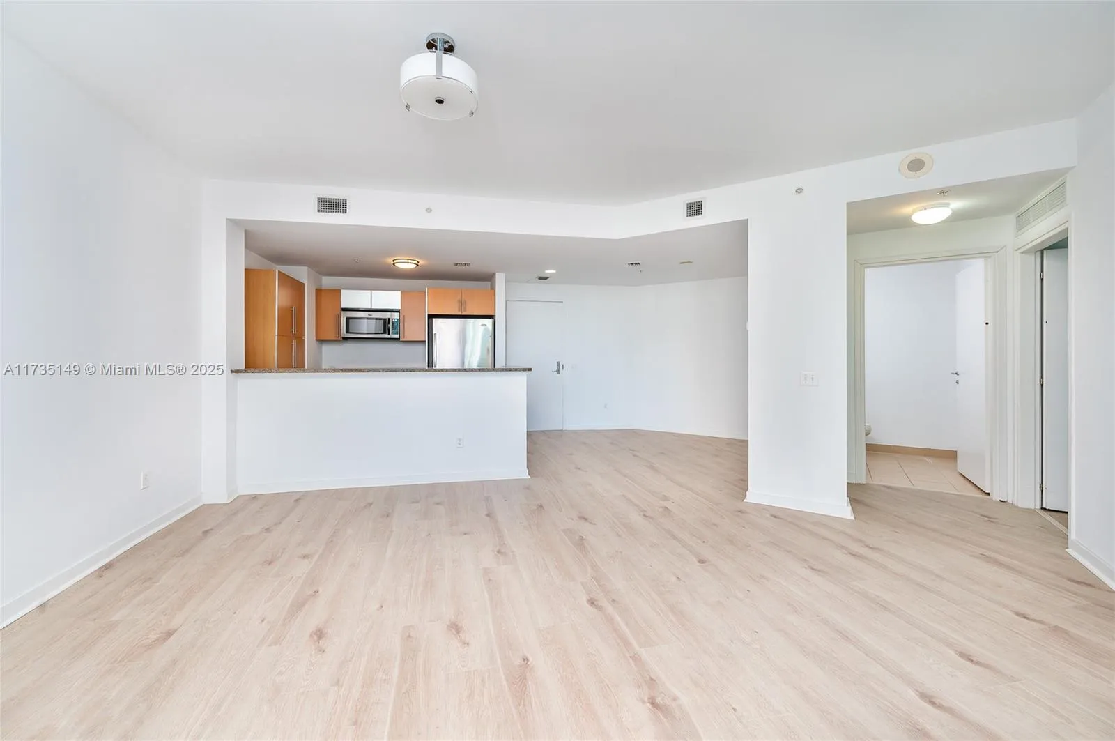 1 bedroom 1 bath for sale at 300 S Biscayne Blvd # 1905, Miami FL 33131