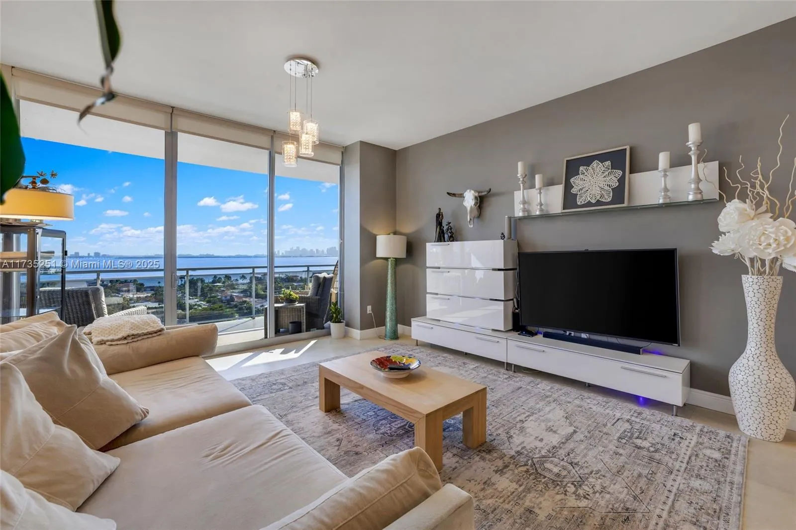 7901 Hispanola Ave # 1106, North Bay Village FL 33141