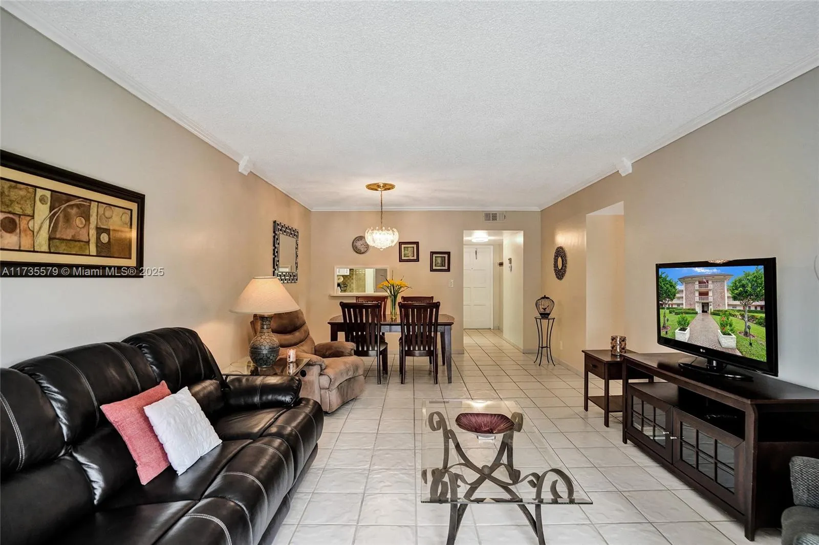 2 bedroom 2 bath for sale at 1100 Hillcrest Ct # 302, Hollywood FL 33021
