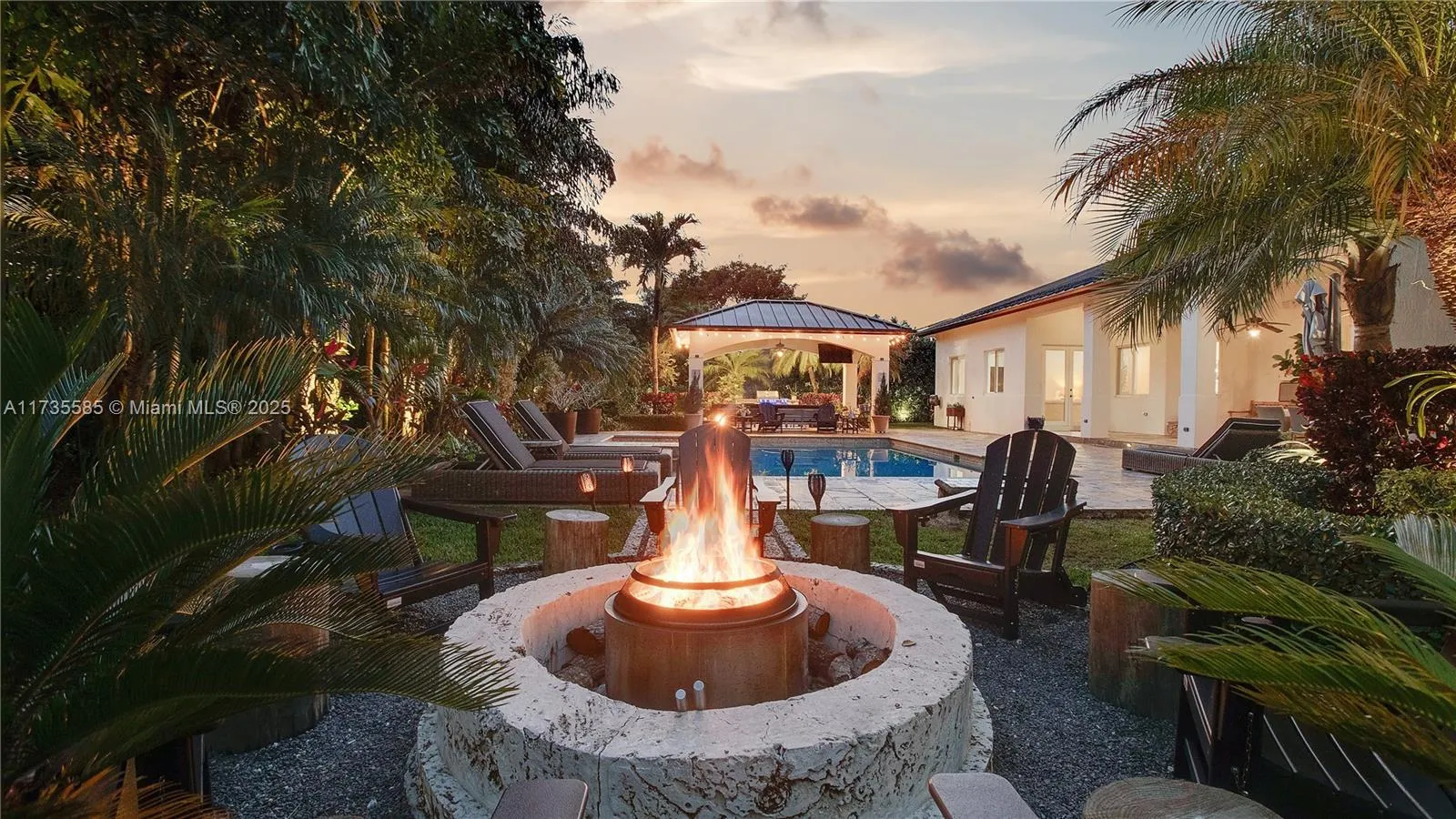 8050 SW 175th St, Palmetto Bay FL 33157
