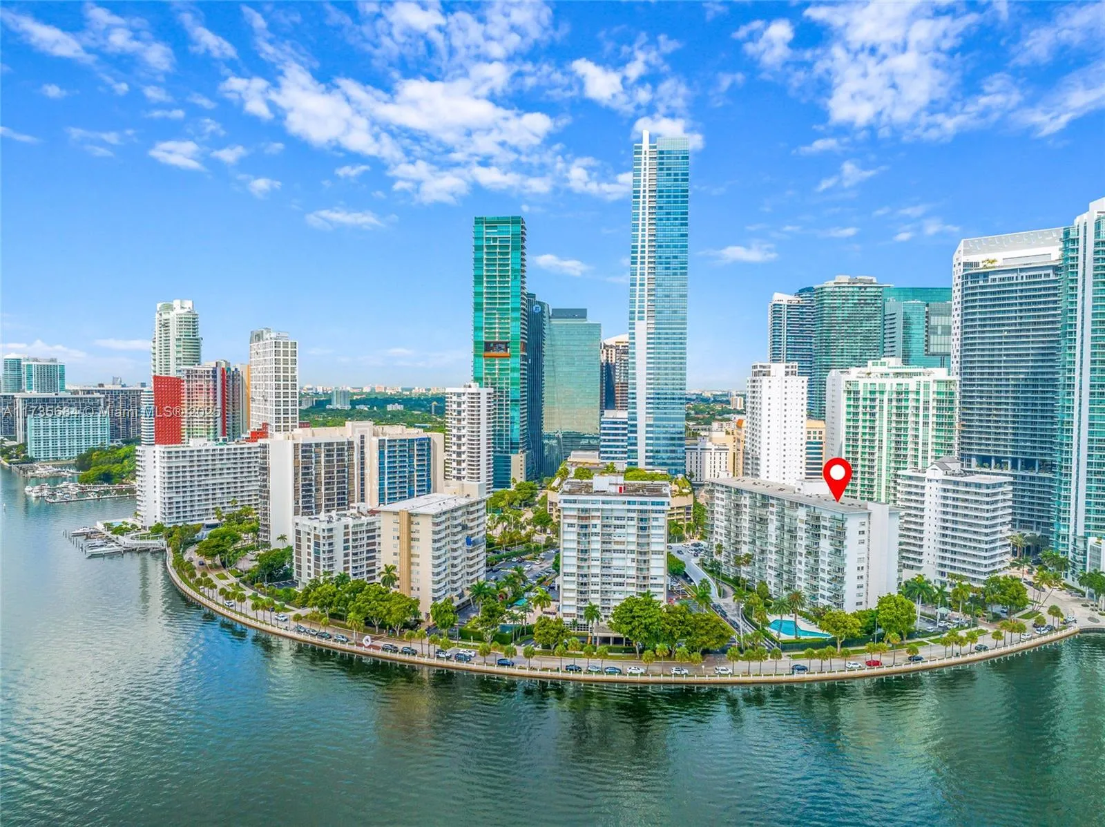 1 bedroom 1 bath for sale at 1408 Brickell Bay Dr # 917, Miami FL 33131