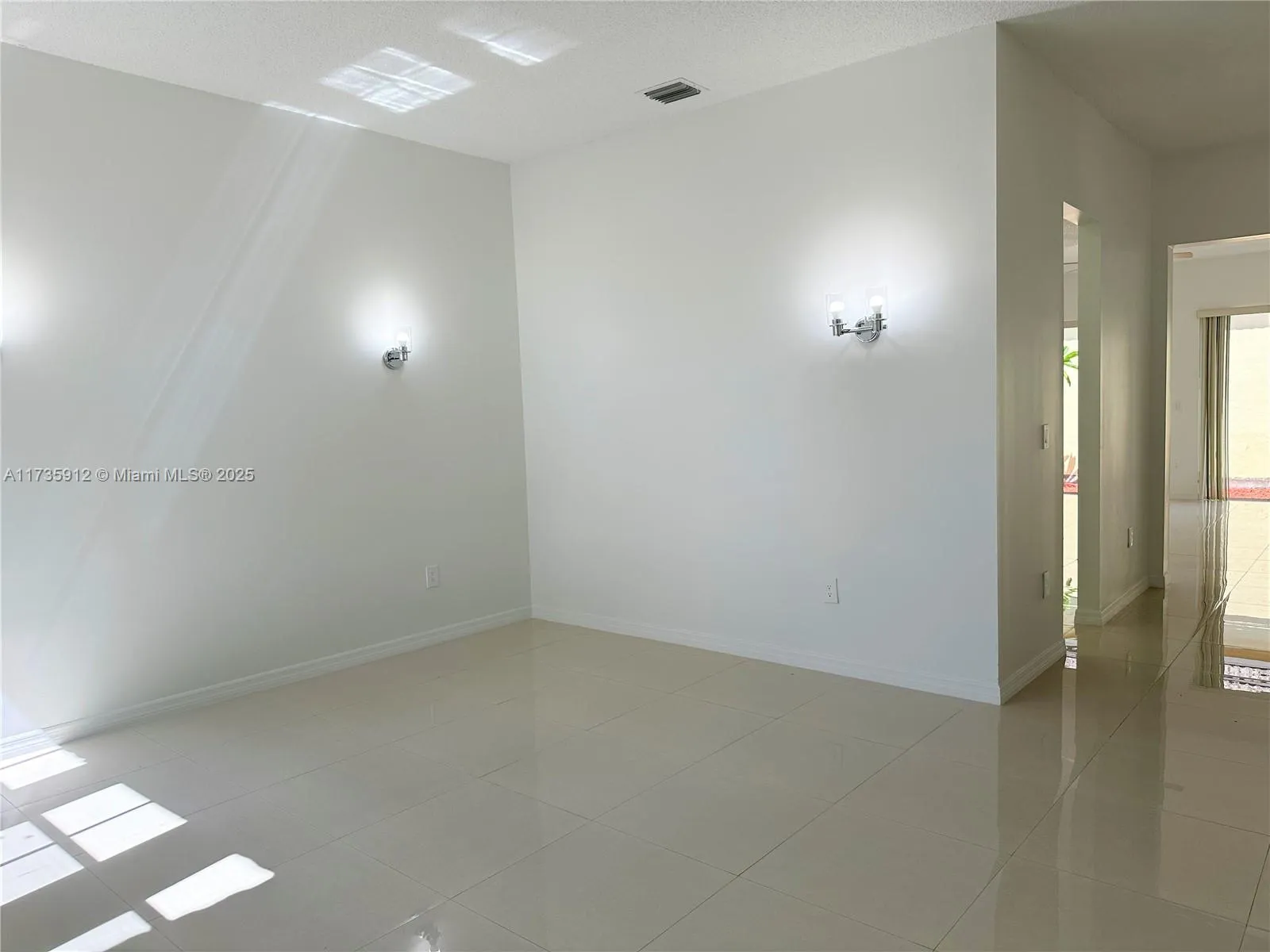 16215 SW 83rd Ln, Miami FL 33193