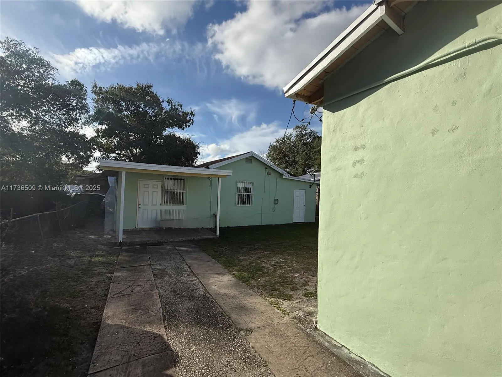 7612 NW 4th Ave, Miami FL 33150