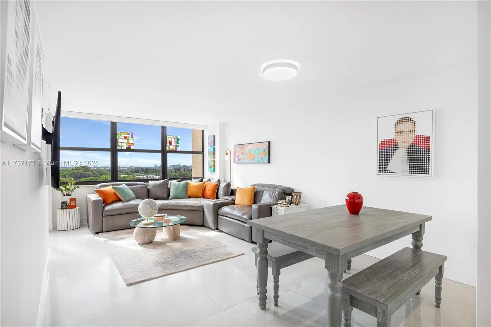 2 bedroom 2 bath for sale at 2555 Collins Ave # 1106, Miami Beach FL 33140