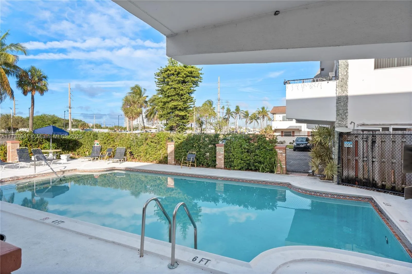 2 bedroom 2 bath for sale at 222 SW 1st St # 6, Pompano Beach FL 33060