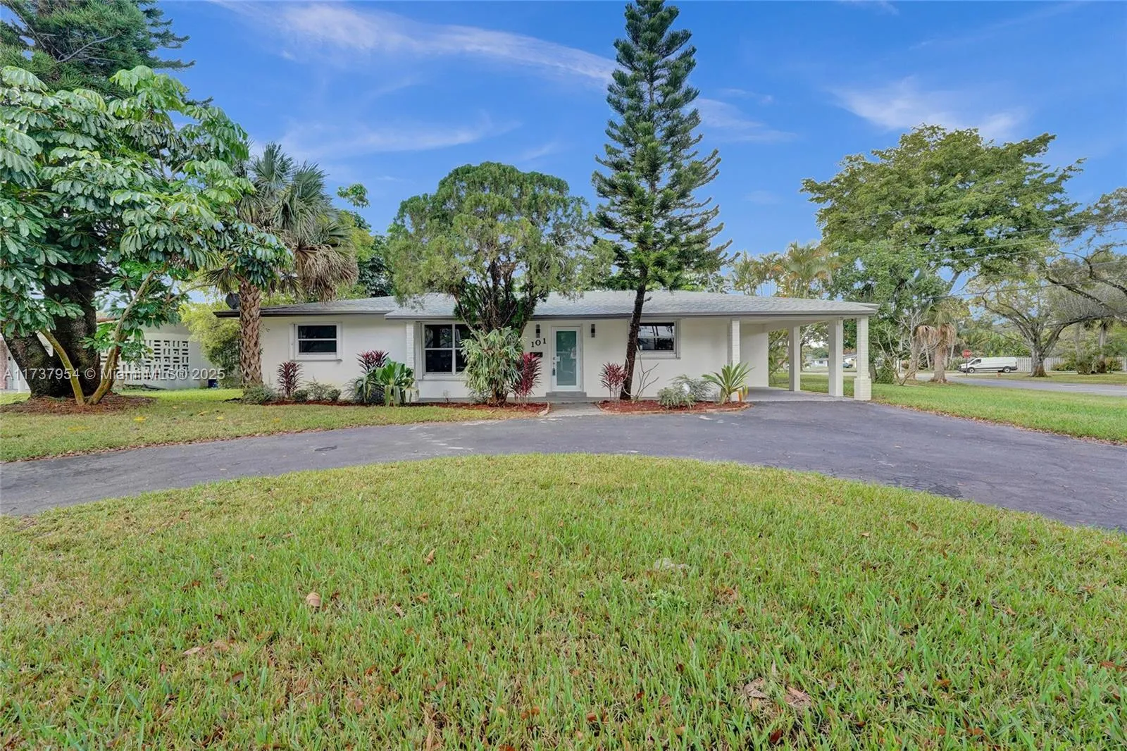 101 SW 53rd Ave, Plantation FL 33317